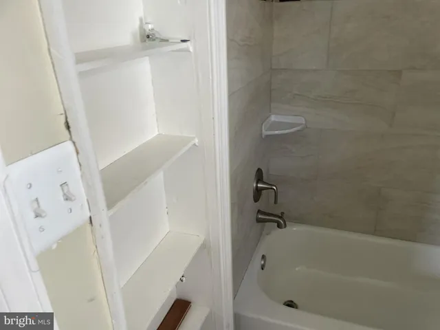 $174,900 | 214 South 2nd Street, Darby, PA 19023