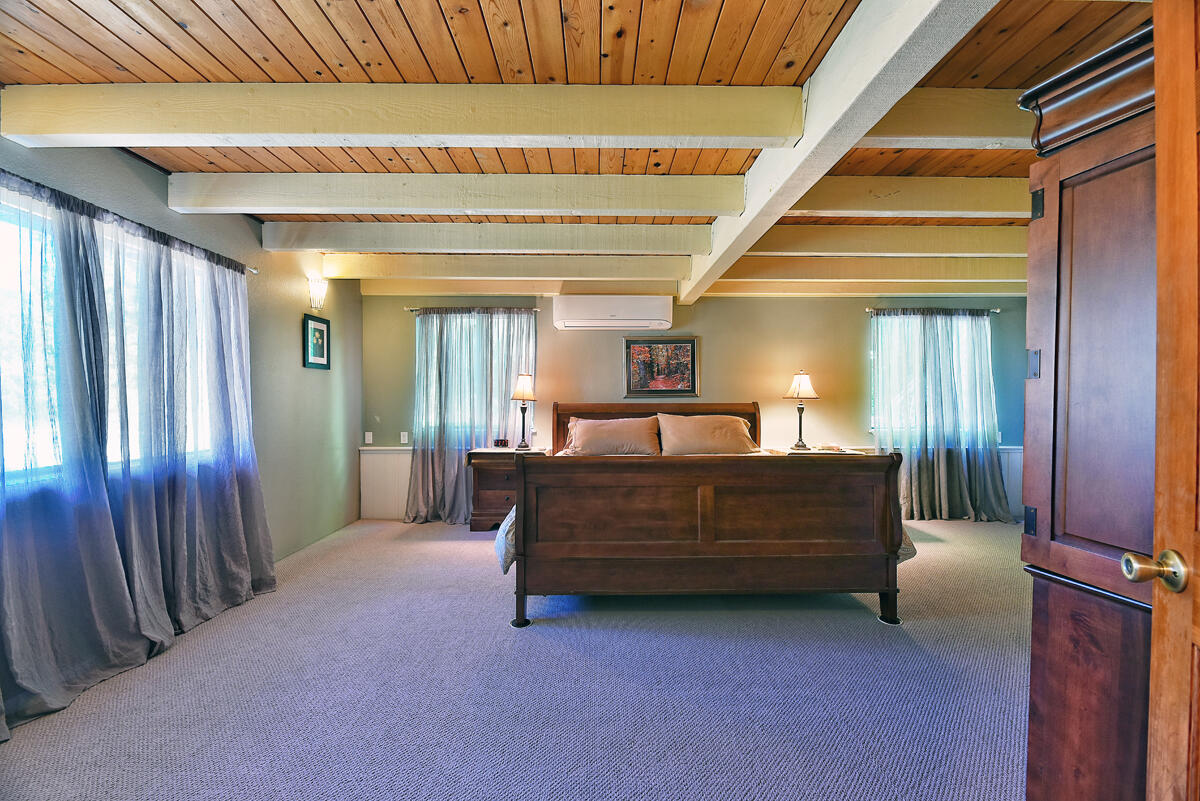 1090 Tunnel Road Glendale, OR 97442 - Photo 6 of 53 6