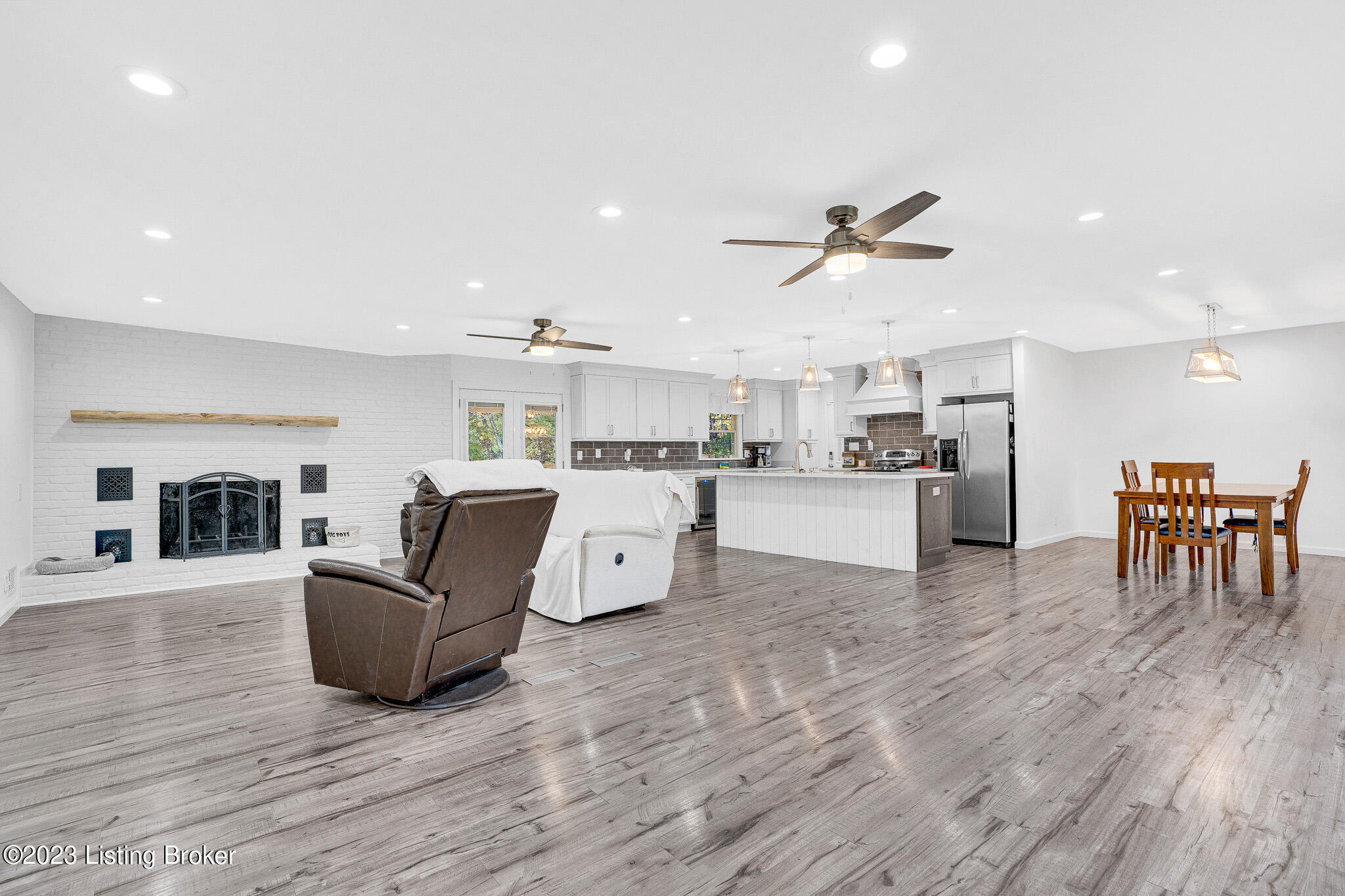 390 Risen Road Louisville, KY 40229 - Photo 11 of 61 DSC09117