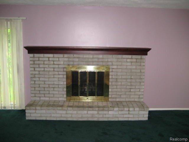 FAMILY ROOM FIREPLACE