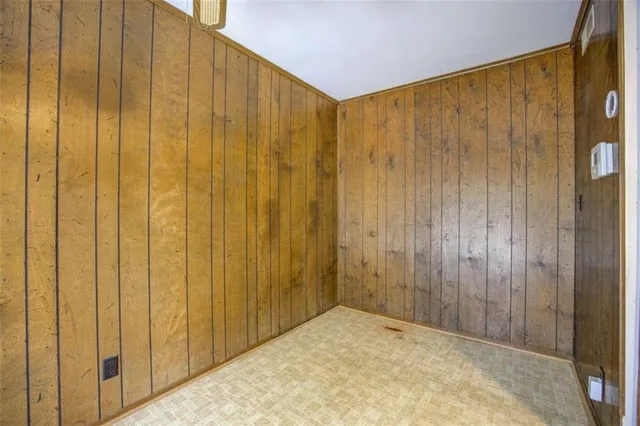 a view of a walk in closet