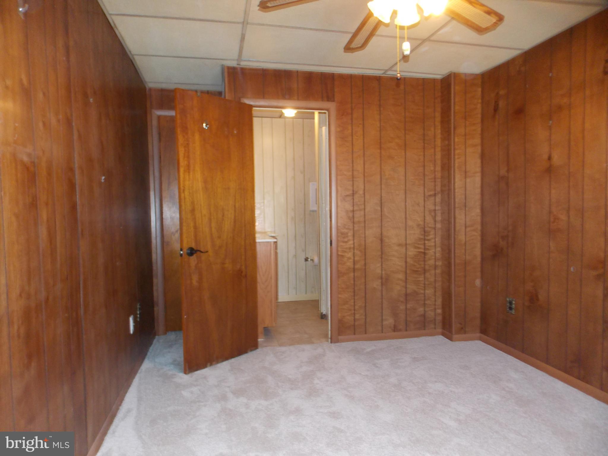 555 Holmes Road Morton, PA 19070 - Photo 14 of 26 Family room with full bath