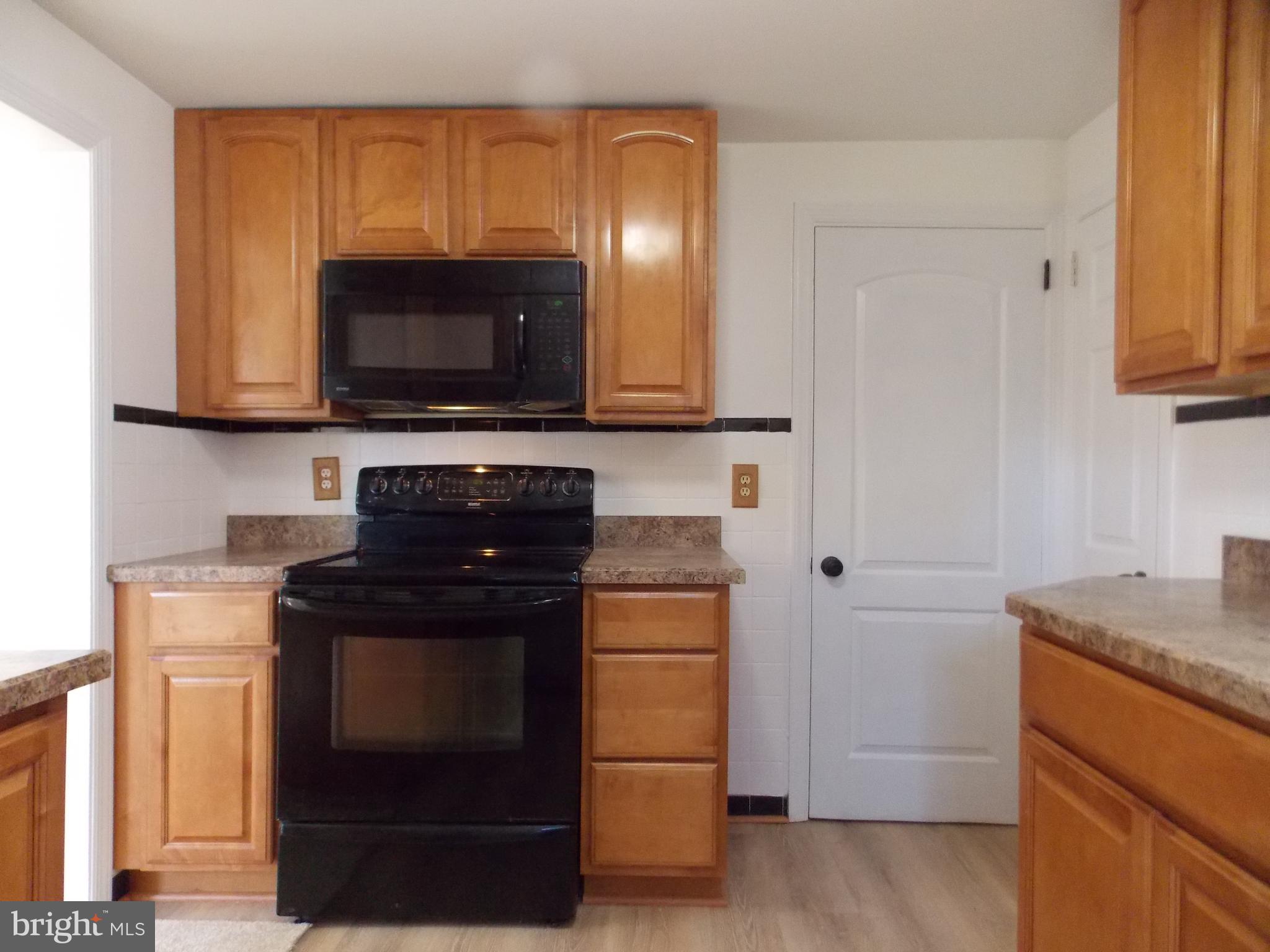 555 Holmes Road Morton, PA 19070 - Photo 9 of 26 Modern Kitchen