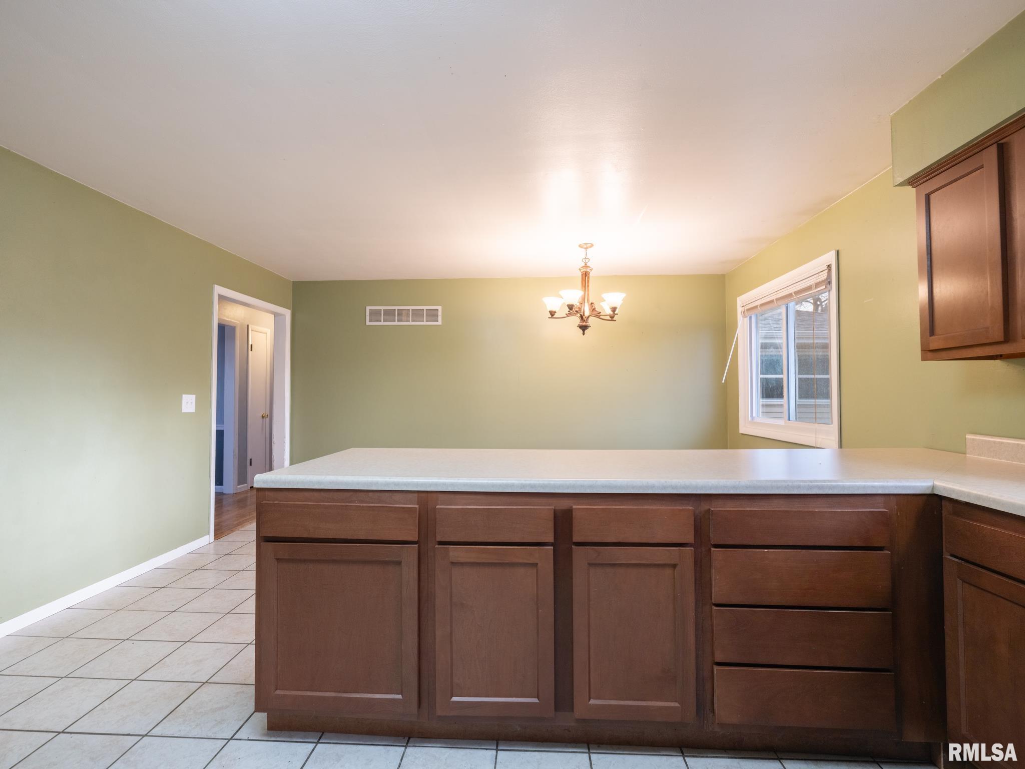 313 North Nebraska Avenue Morton, IL 61550 - Photo 14 of 59