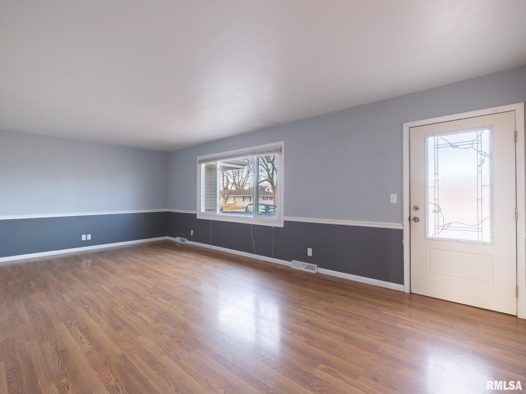 313 North Nebraska Avenue Morton, IL 61550 - Photo 2 of 59