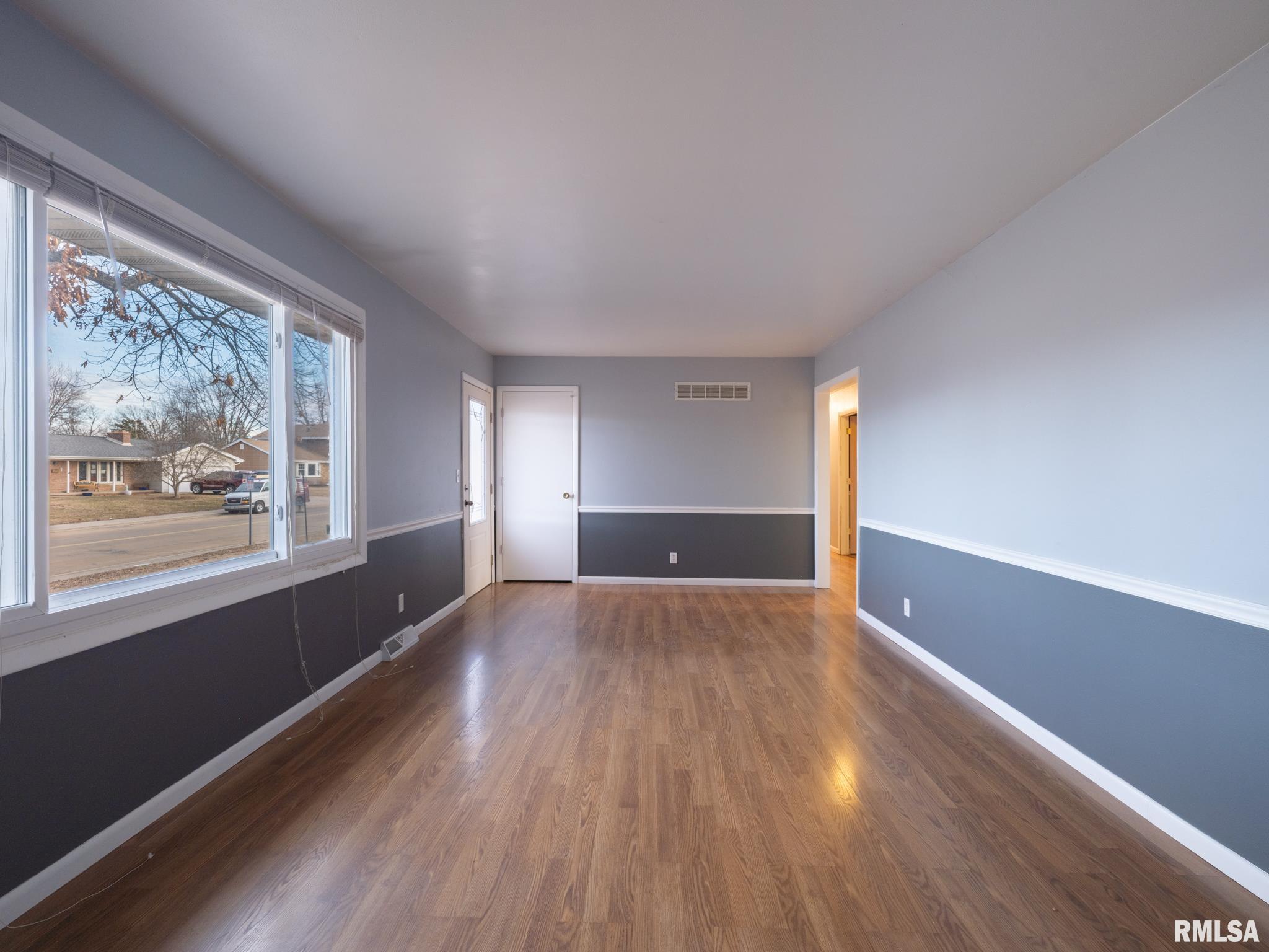 313 North Nebraska Avenue Morton, IL 61550 - Photo 6 of 59