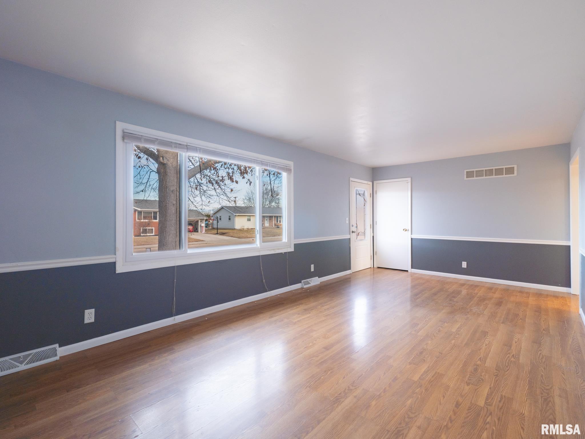 313 North Nebraska Avenue Morton, IL 61550 - Photo 7 of 59