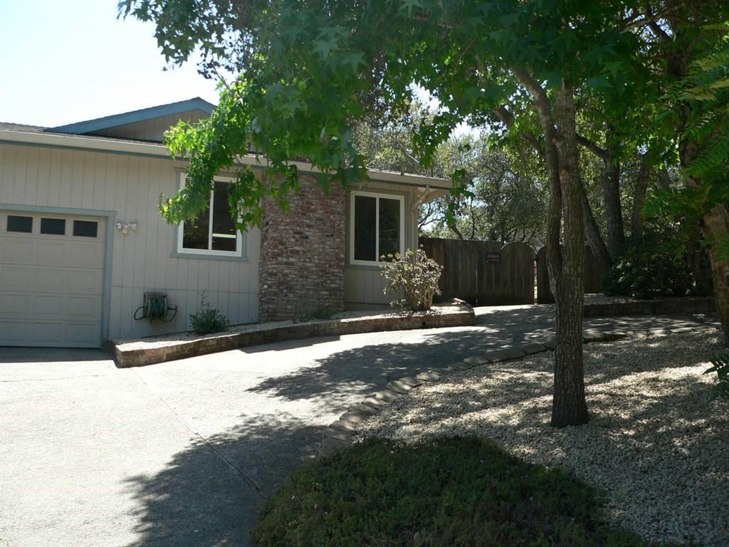531 Echo Valley Road Salinas, CA 93907 - Photo 4 of 50 Gallery Image 4