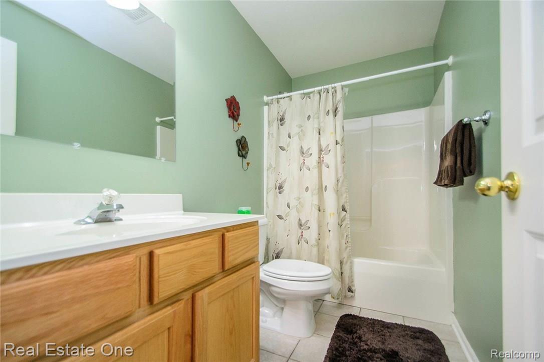 2750 Black Eagle Ridge Howell, MI 48843 - Photo 38 of 65 45_49.jpg