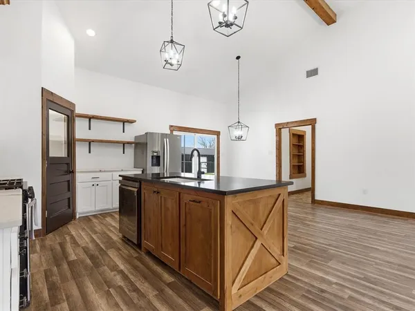 $2,500,000 | 7601 Zion Hill Road, Poolville, TX 76487