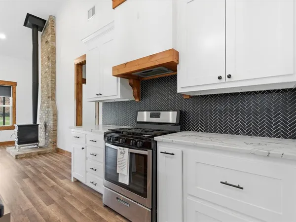 $2,500,000 | 7601 Zion Hill Road, Poolville, TX 76487