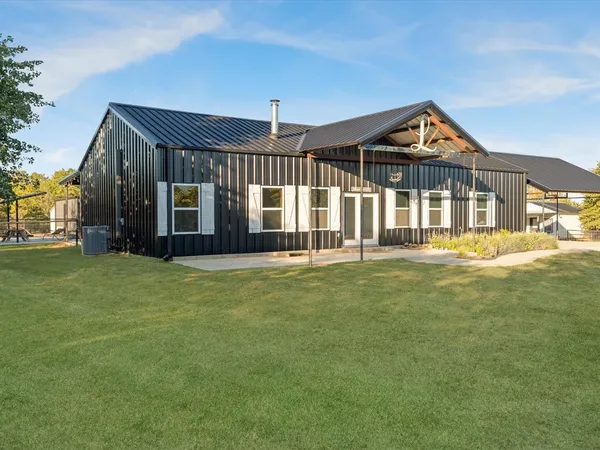 $2,500,000 | 7601 Zion Hill Road, Poolville, TX 76487