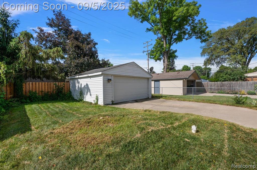 2151 Hawthorne Road Grosse Pointe Woods, MI 48236 - Photo 37 of 38