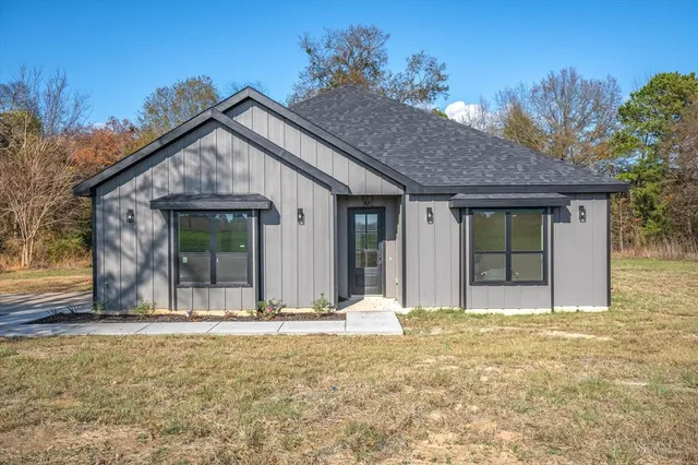 $389,990 | 21010 Fm 1805, Van, TX 75790