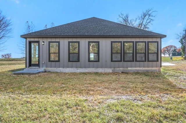 $389,990 | 21010 Fm 1805, Van, TX 75790