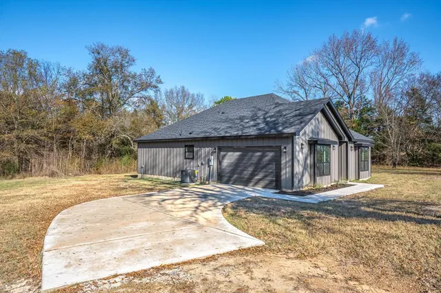 $389,990 | 21010 Fm 1805, Van, TX 75790