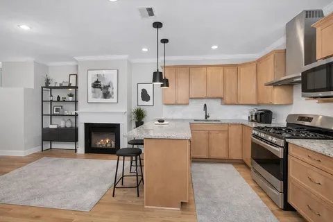 $1,095,000 | 92 St Botolph Street, Unit G, Boston, MA 02116