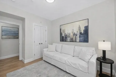 $1,095,000 | 92 St Botolph Street, Unit G, Boston, MA 02116