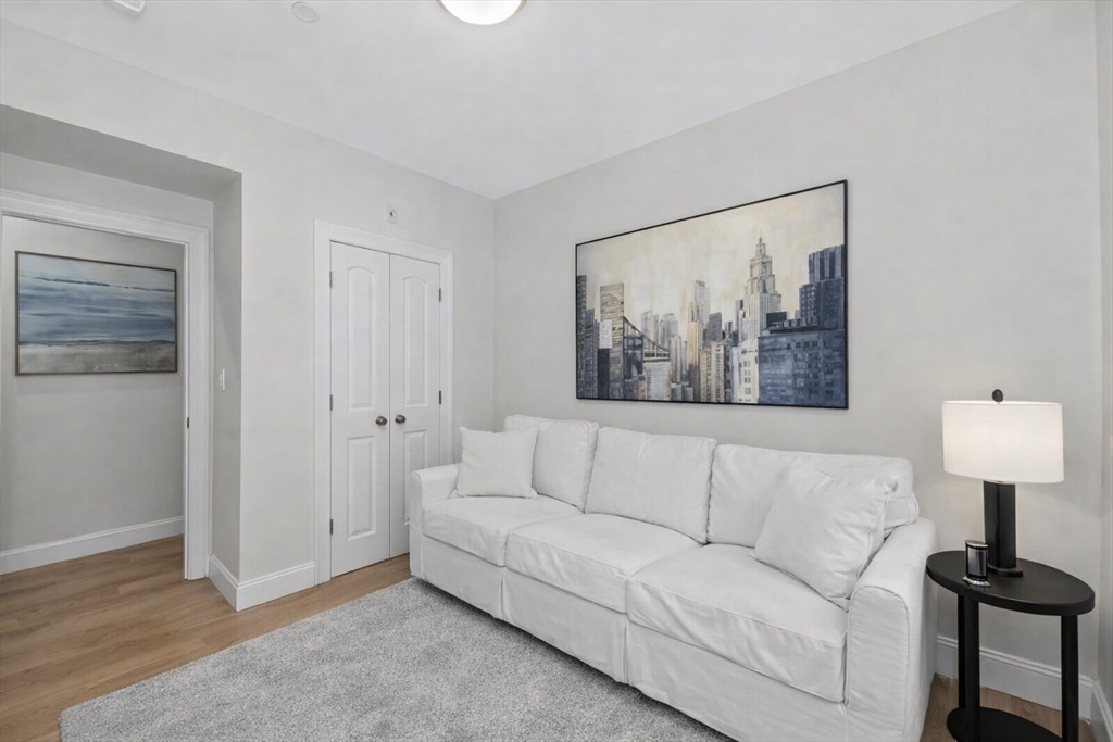 92 St Botolph Street, Unit G Boston, MA 02116 - Photo 4 of 8