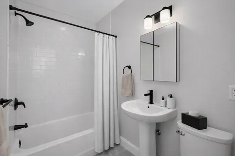 $1,095,000 | 92 St Botolph Street, Unit G, Boston, MA 02116