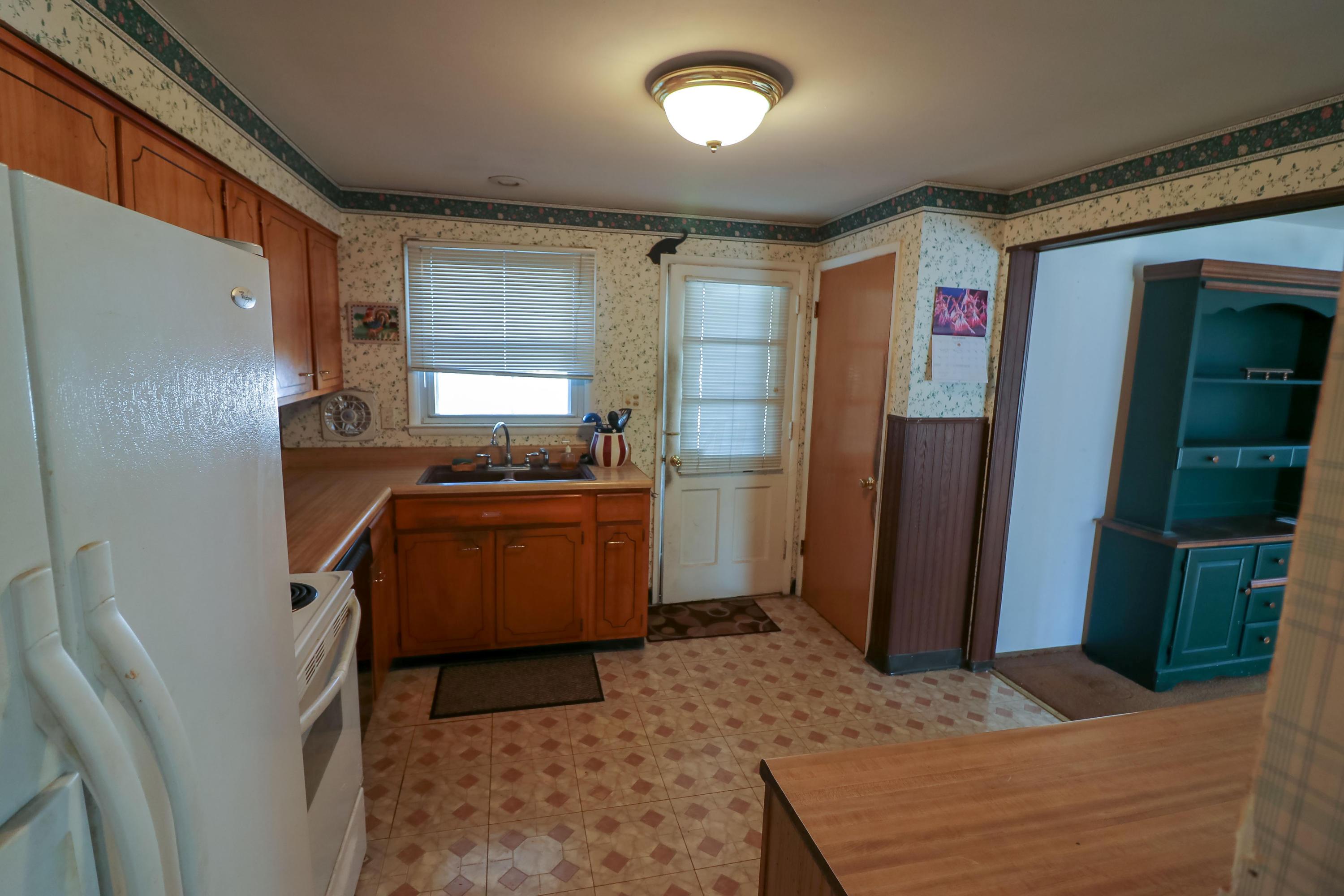 2216 Case Road Columbus, OH 43224 - Photo 11 of 20