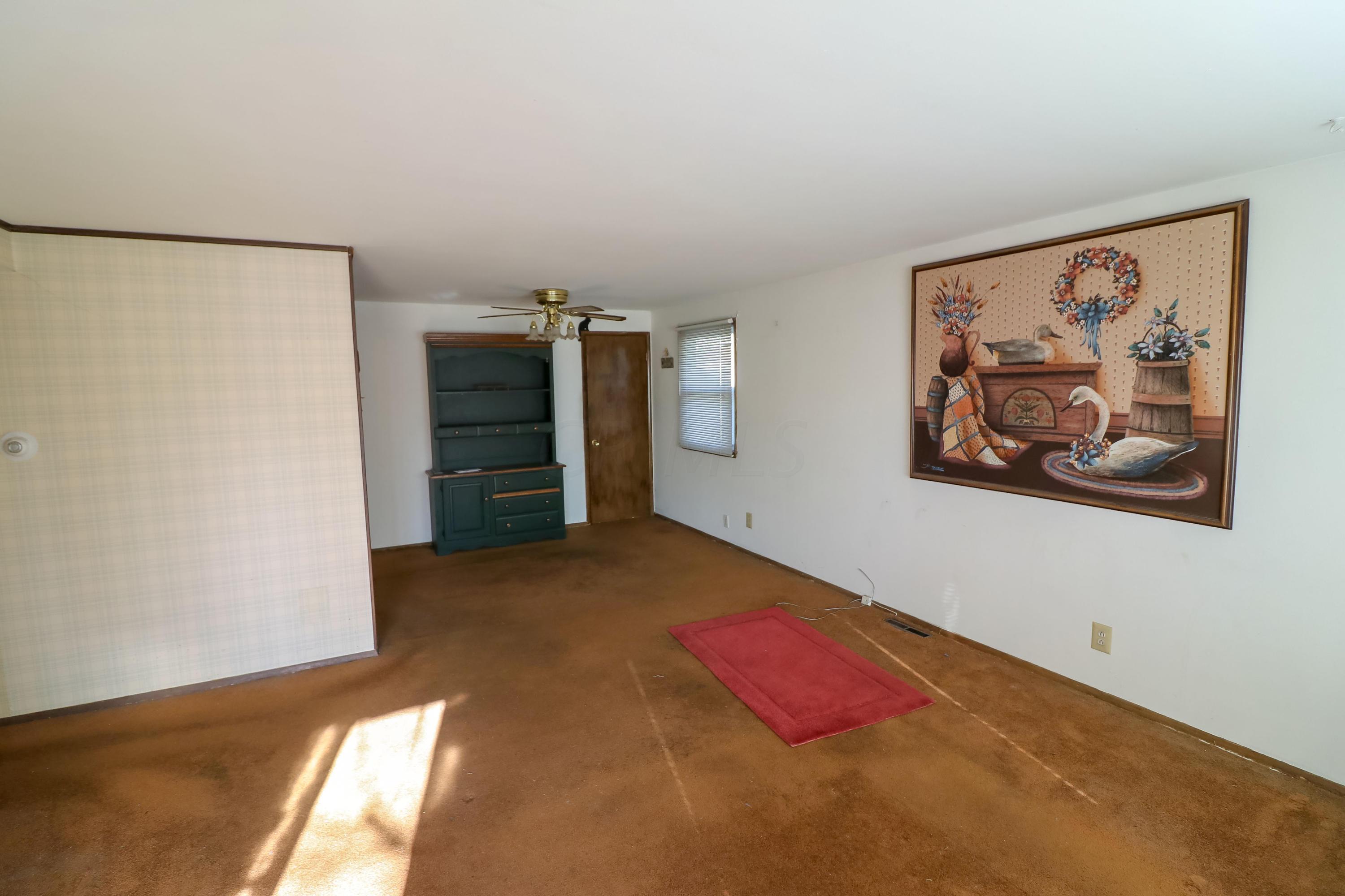 2216 Case Road Columbus, OH 43224 - Photo 8 of 20