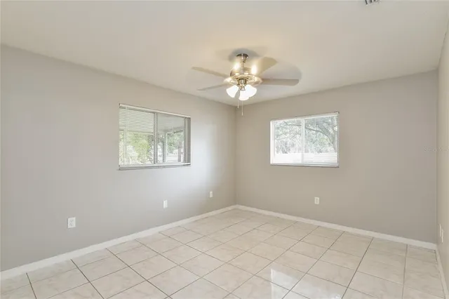 a view of empty room with window