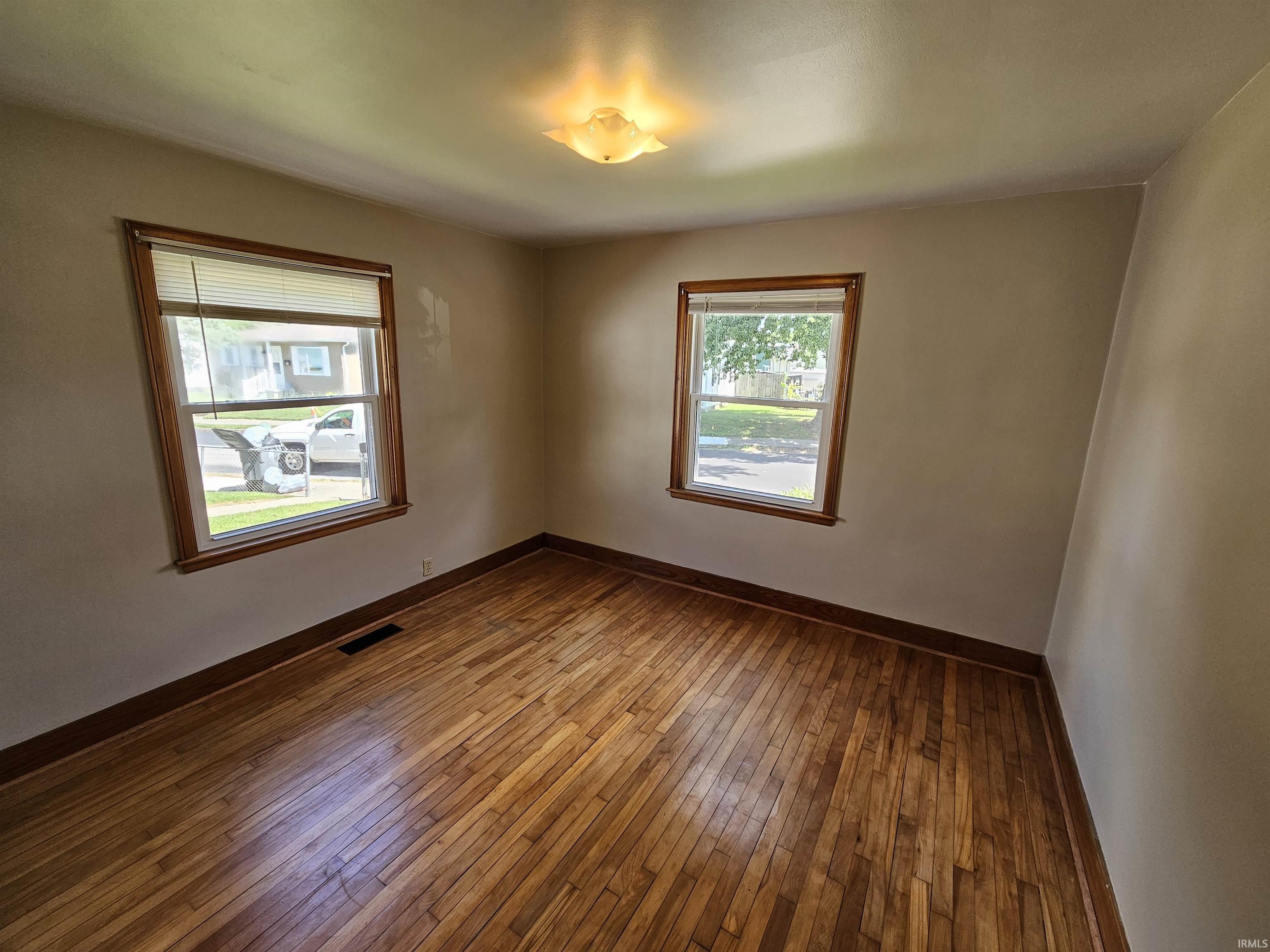 843 Ritterskamp Avenue Vincennes, IN 47591 - Photo 8 of 19 Gallery Image 8