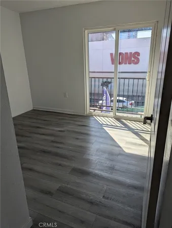 $2,200 | 643 East Broadway, Long Beach, CA 90802