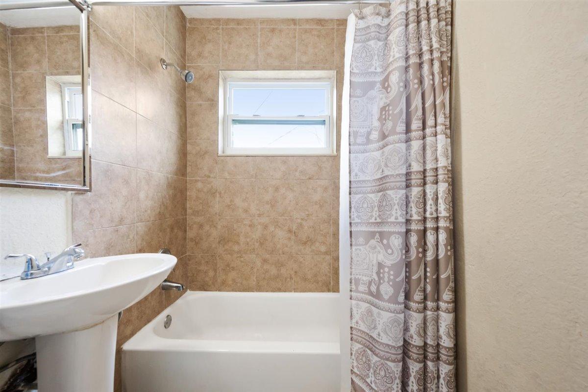 420 West 27th Street Riviera Beach, FL 33404 - Photo 13 of 19 12-DSC_0143