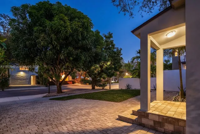 $2,375,000 | 2240 Tequesta Lane, Miami, FL 33133