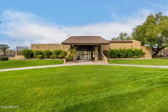 $785,000 | 3411 East Desert Trumpet Road, Phoenix, AZ 85044