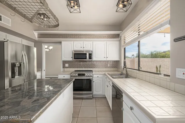 $785,000 | 3411 East Desert Trumpet Road, Phoenix, AZ 85044