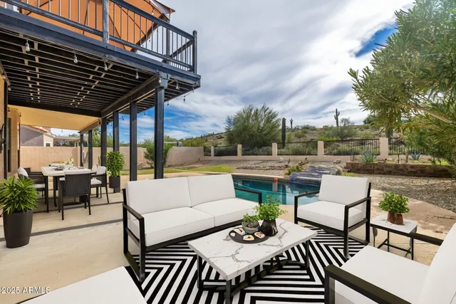 $785,000 | 3411 East Desert Trumpet Road, Phoenix, AZ 85044