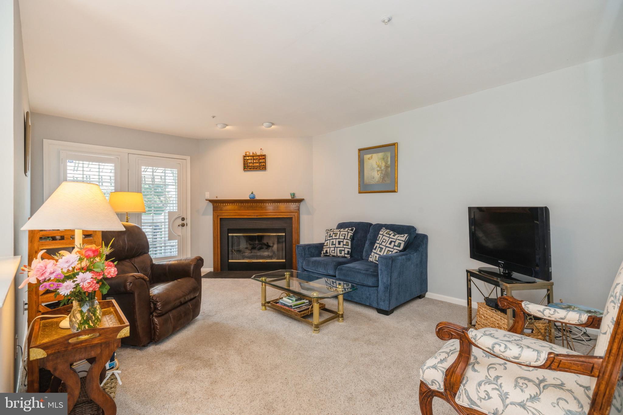 20 Buttonwood Drive Exton, PA 19341 - Photo 5 of 19 Living Rm w FP