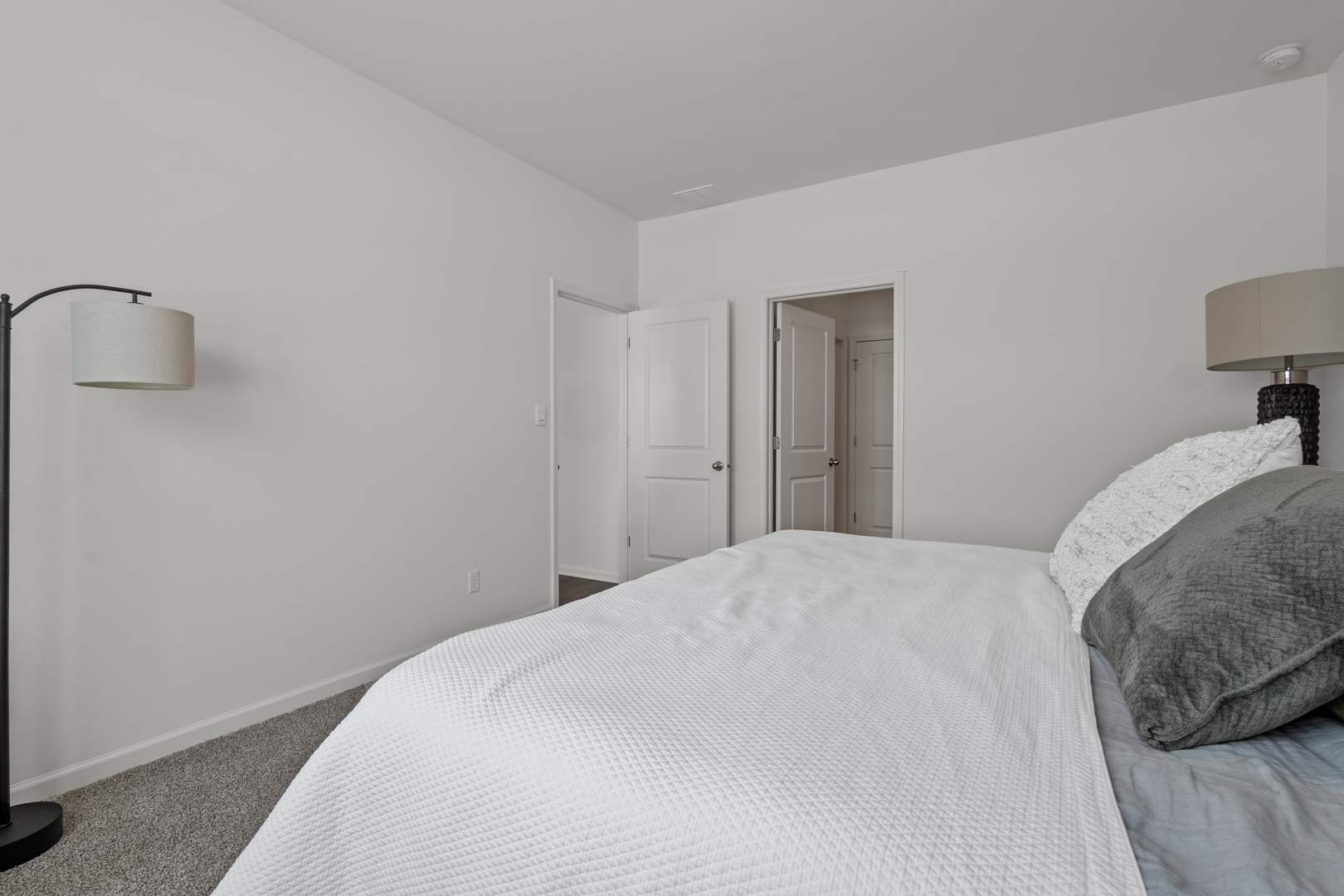 2913 Old Castle Road Joliet, IL 60435 - Photo 27 of 28 Gallery Image 27