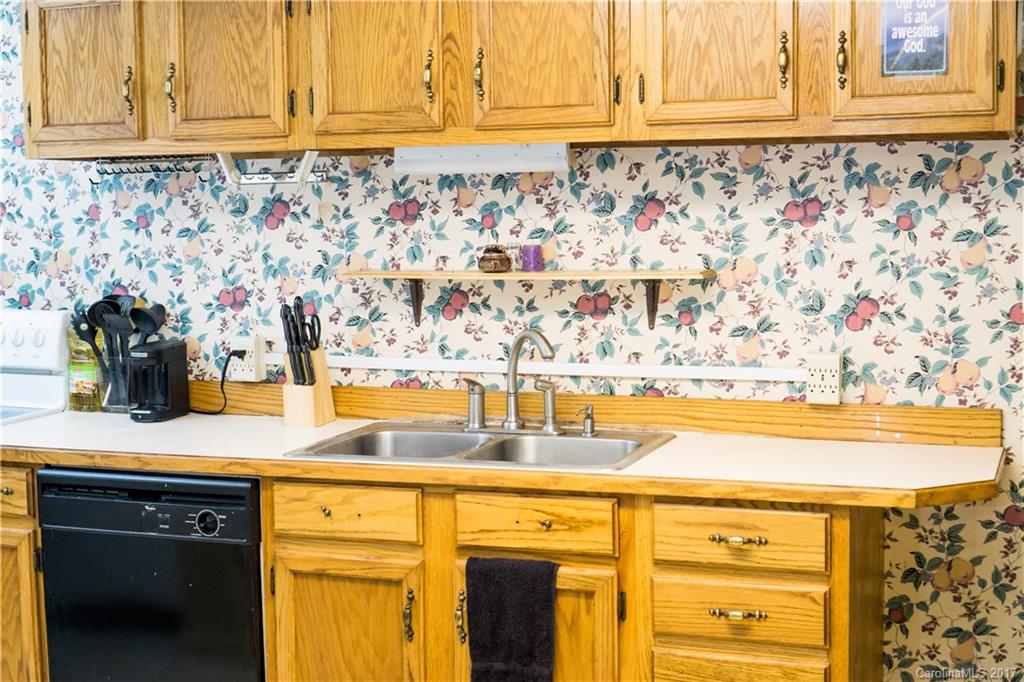 70 Riddle Road Swannanoa, NC 28778 - Photo 7 of 15 Gallery Image 7