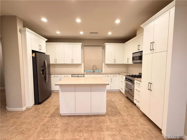 $4,500 | 100 Excursion, Irvine, CA 92618