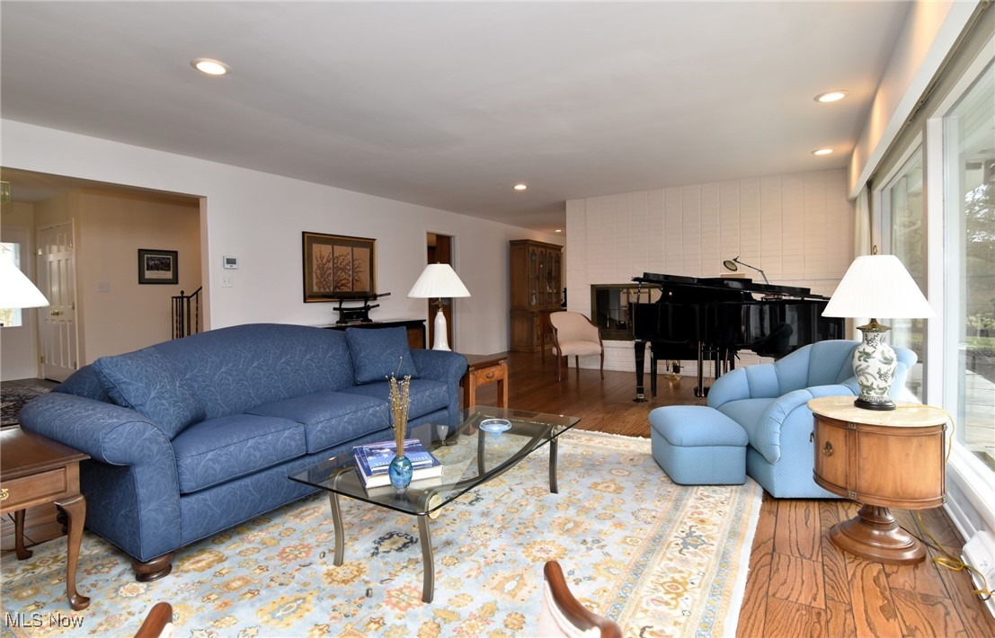 29450 Edgedale Road Cleveland, OH 44124 - Photo 4 of 47 Gallery Image 4