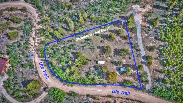 a view of a sign in a park