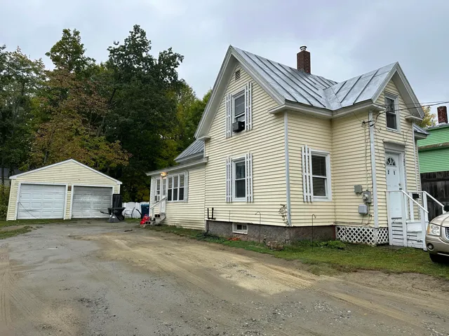 $179,900 | 21 Pine Street, Skowhegan, ME 04976