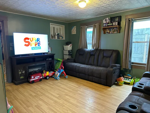 $179,900 | 21 Pine Street, Skowhegan, ME 04976