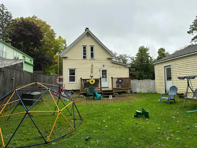 $179,900 | 21 Pine Street, Skowhegan, ME 04976