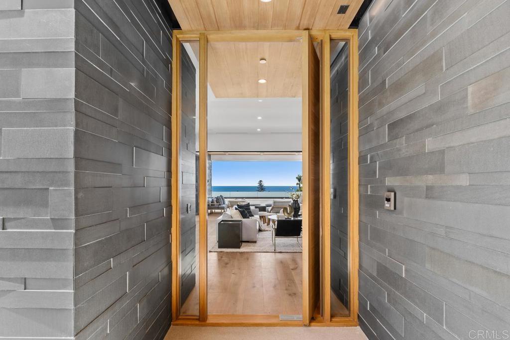 431 Marview Lane Solana Beach, CA 92075 - Photo 4 of 37 a view of living room