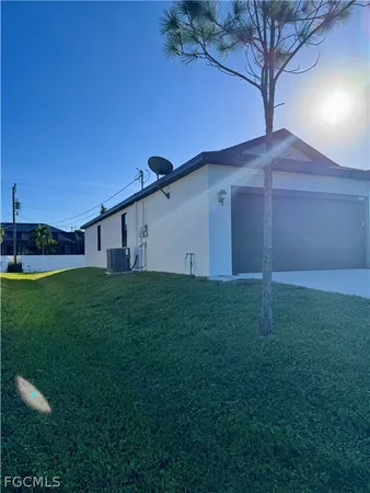 $2,700 | 2322 Southwest 27th Street, Cape Coral, FL 33914