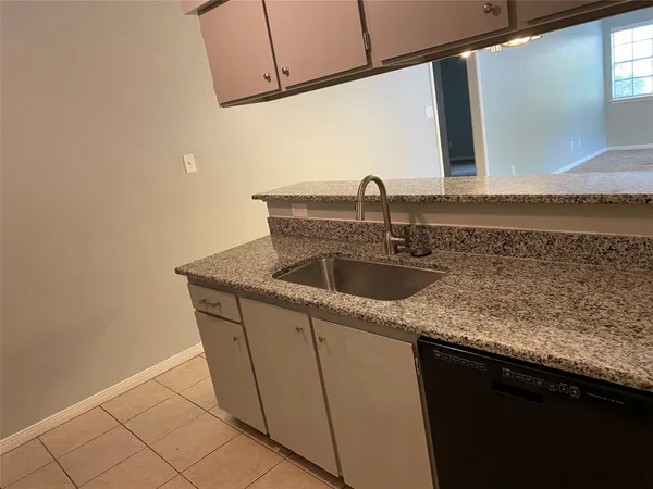 $129,900 | 2401 Sycamore Avenue, Unit C2, Huntsville, TX 77340