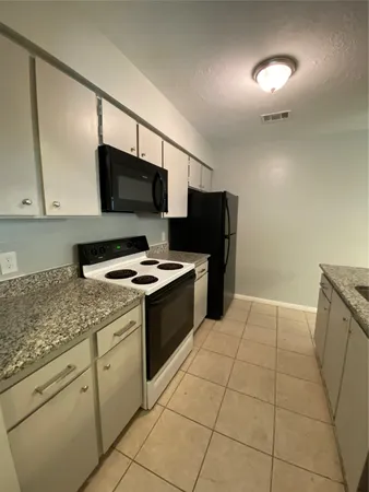 $129,900 | 2401 Sycamore Avenue, Unit C2, Huntsville, TX 77340