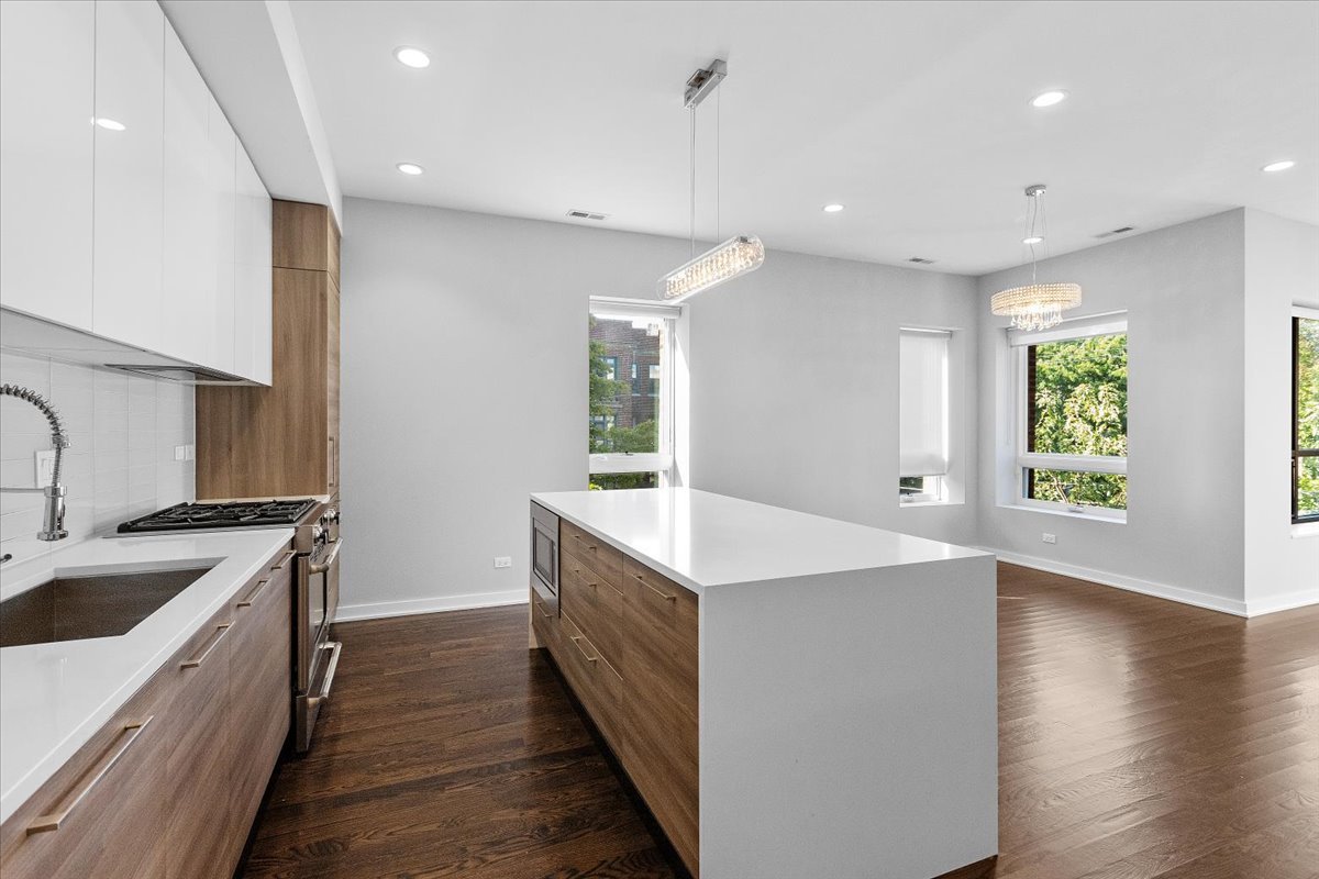 6900 North Sheridan Road, Unit 3W Chicago, IL 60626 - Photo 3 of 11