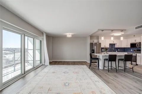 $499,000 | 4545 Wornall Road, Unit 605, Kansas City, MO 64111