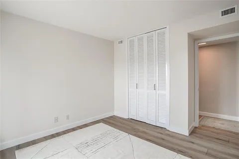 $499,000 | 4545 Wornall Road, Unit 605, Kansas City, MO 64111